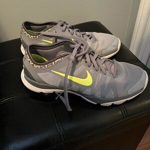 Nike TR3 Gray and Lime Sneakers